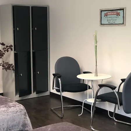 Messe Hostal